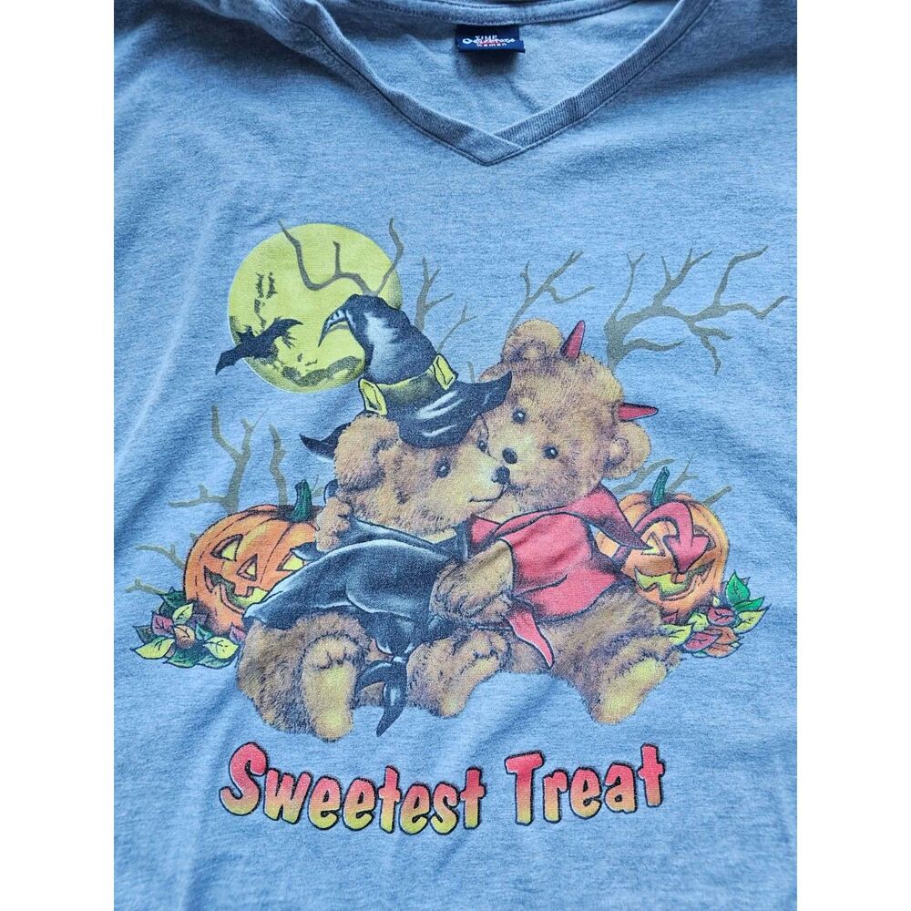 Vintage Y2K Halloween Teddy Bear Graphic Tee Gray V-Neck Shirt